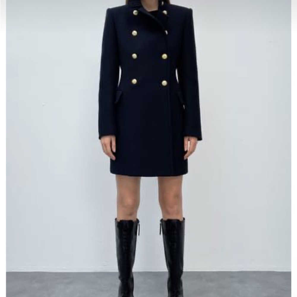 Beautiful Zara Brand Wool Blend Button Up Accent Heavy Pea Coat Size Large
